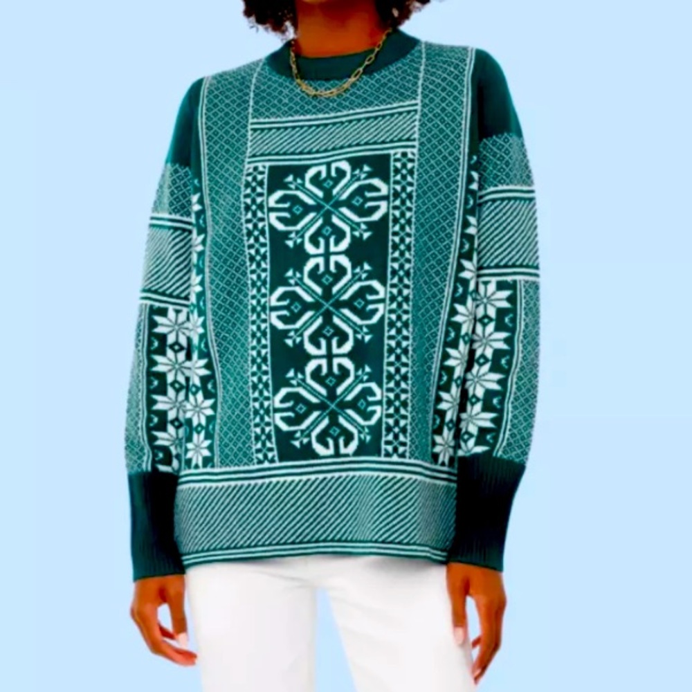 TNUCK White and Green Christmas Sweater